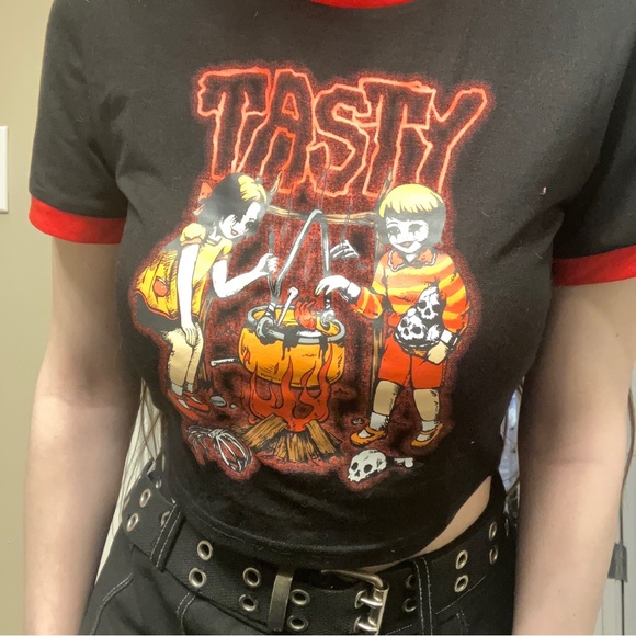 NEW GOTH GRUNGE 'TASTY' PUMPKIN
CARVING HORROR RINGER TEE - Picture 4 of 11
